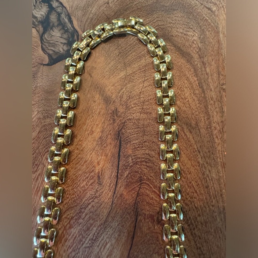 Elegant Gold Necklace for Women - Picture 3 of 6